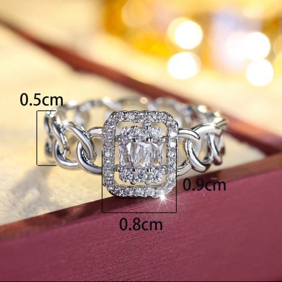 Elegant Gold Chain Ring